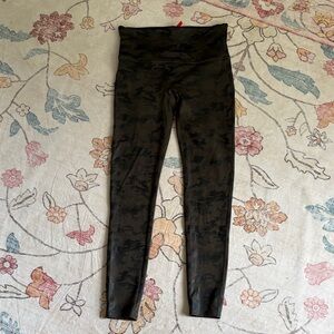 SPANX High-Waist Shaping Leggings - Camo